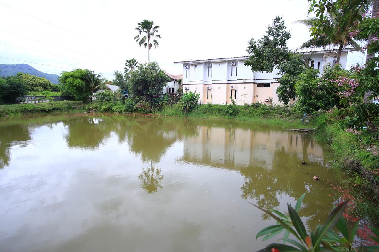 Baanpooya Hotel And Resort Tak Extérieur photo