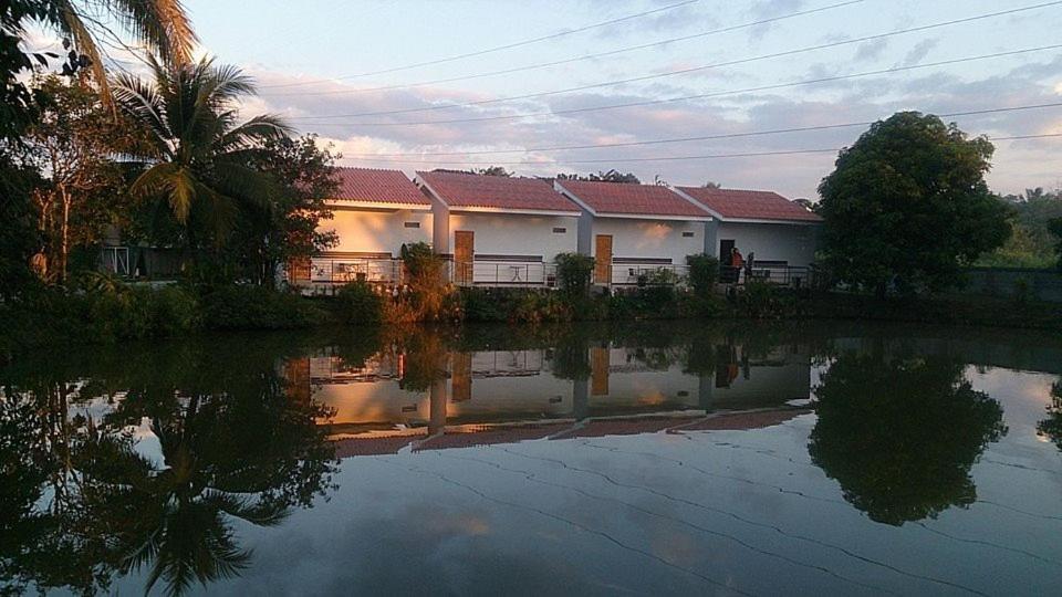 Baanpooya Hotel And Resort Tak Extérieur photo